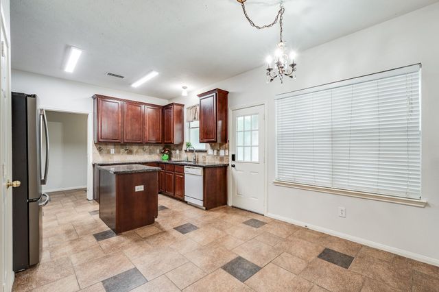 2203 Appian Way, New Caney, TX 77357