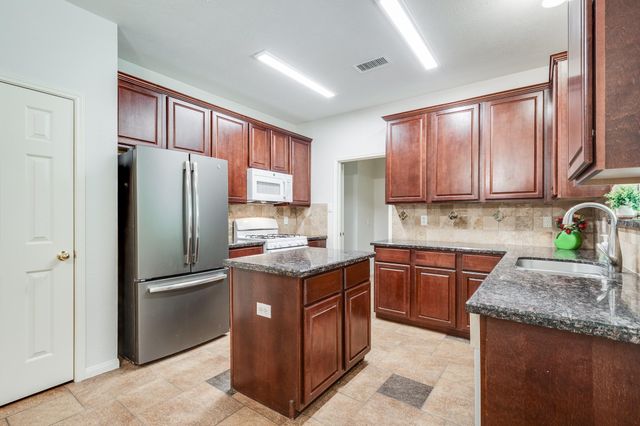 2203 Appian Way, New Caney, TX 77357