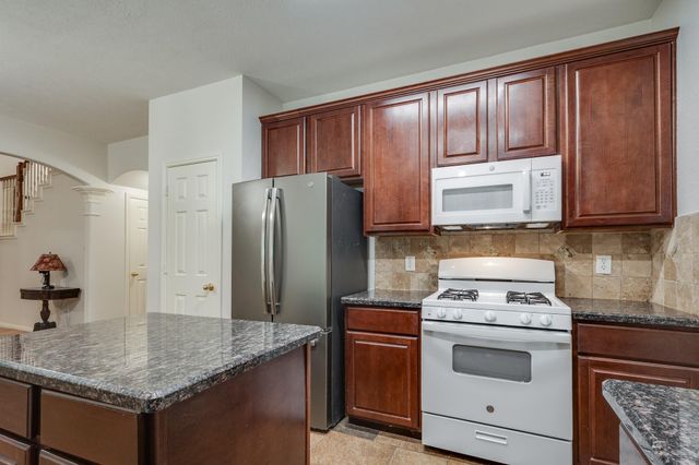 2203 Appian Way, New Caney, TX 77357