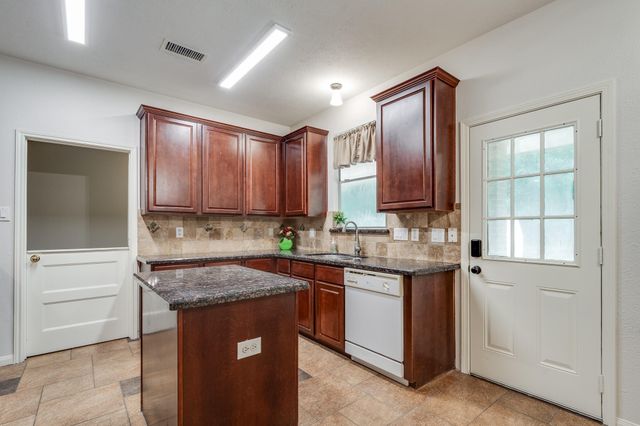 2203 Appian Way, New Caney, TX 77357