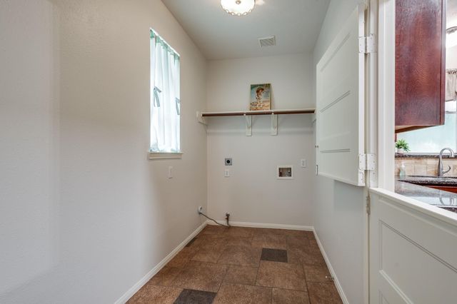 2203 Appian Way, New Caney, TX 77357