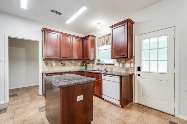 2203 Appian Way, New Caney, TX 77357