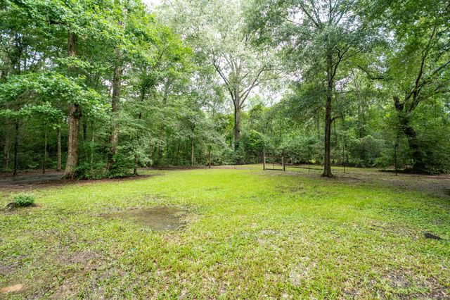 2203 Appian Way, New Caney, TX 77357