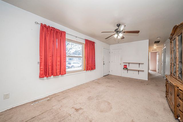 922 S Garfield Street, Junction City, KS 66441