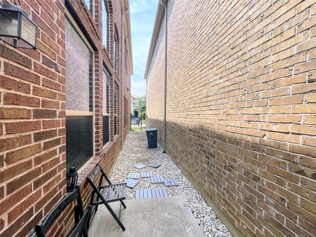 6622 Deleon Street, Irving, TX 75039