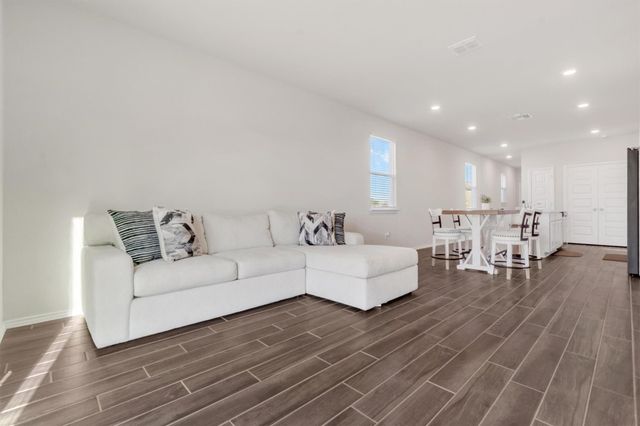 245 Jaycen LN, New Braunfels, TX 78130