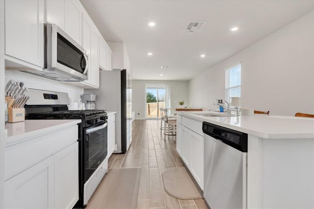 245 Jaycen LN, New Braunfels, TX 78130