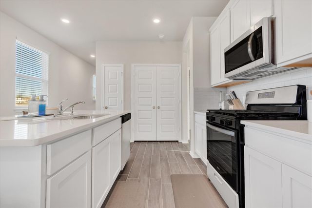 245 Jaycen LN, New Braunfels, TX 78130