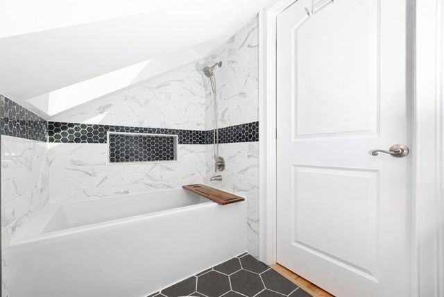 9 Chestnut Pl, Hingham, MA 02043