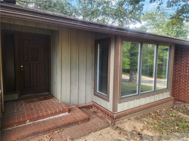 725 N Montgomery Street, Clarksville, AR 72830