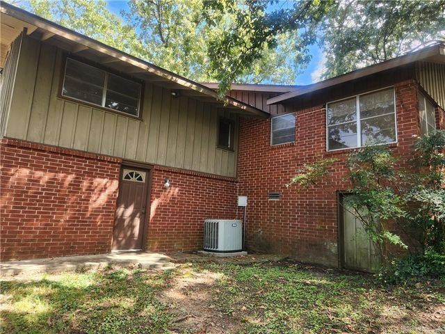 725 N Montgomery Street, Clarksville, AR 72830