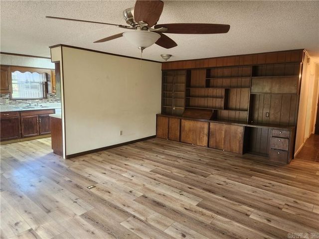 725 N Montgomery Street, Clarksville, AR 72830