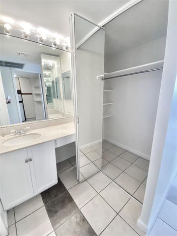 2016 Main Street 1612, Houston, TX 77002