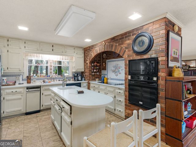 879 Rocky Creek Road, Hampton, GA 30228