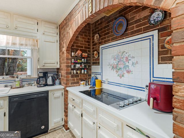 879 Rocky Creek Road, Hampton, GA 30228