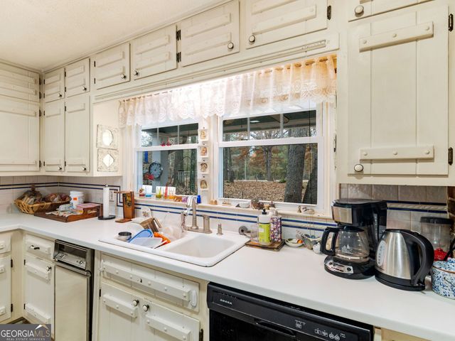 879 Rocky Creek Road, Hampton, GA 30228