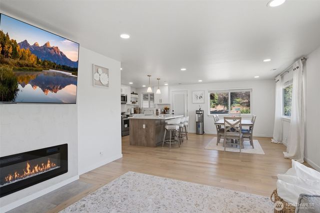 413 104th Avenue E, Edgewood, WA 98372