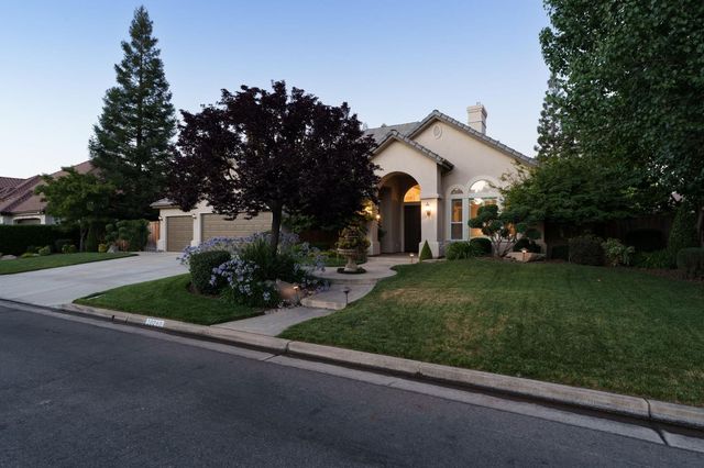 10260 N Archie Avenue, Fresno, CA 93730
