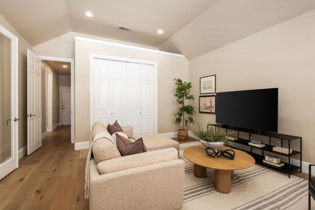 10260 N Archie Avenue, Fresno, CA 93730