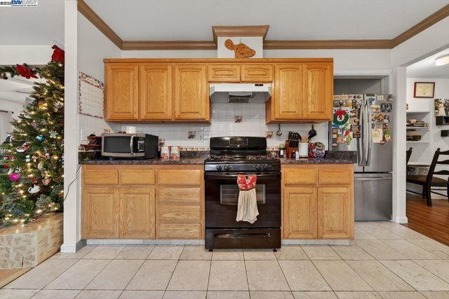 229 Lake Ave, Rodeo, CA 94572