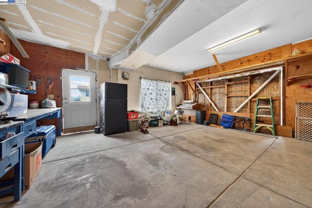 229 Lake Ave, Rodeo, CA 94572