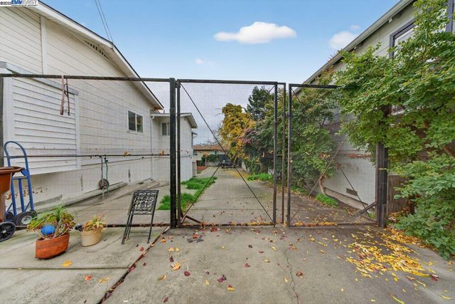 229 Lake Ave, Rodeo, CA 94572