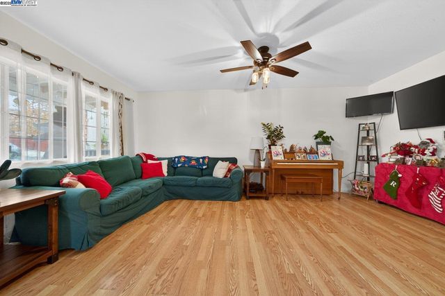 229 Lake Ave, Rodeo, CA 94572