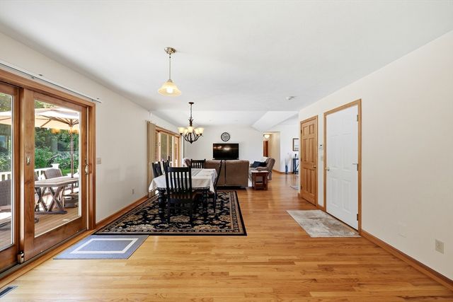 142 Oak Knoll Cir, Ludlow, MA 01056