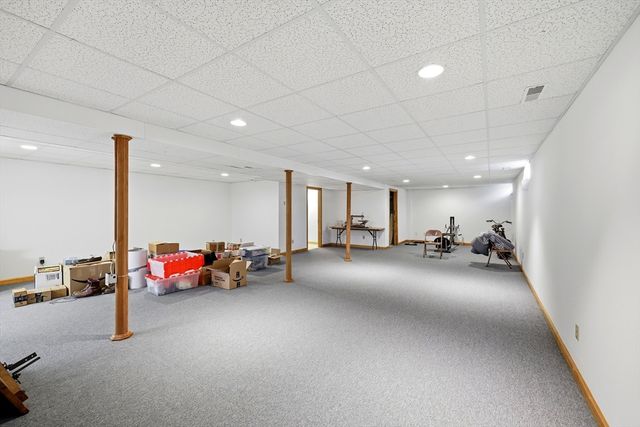 142 Oak Knoll Cir, Ludlow, MA 01056