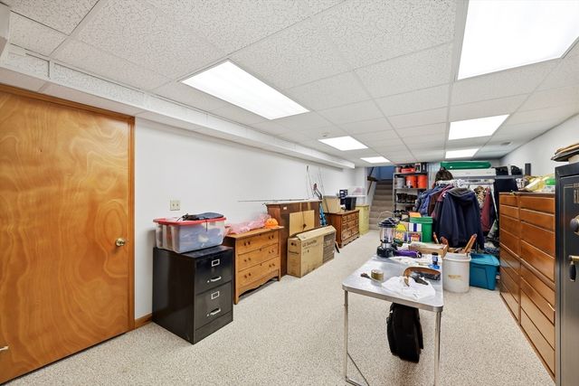 142 Oak Knoll Cir, Ludlow, MA 01056