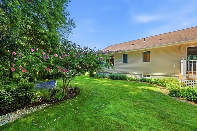 142 Oak Knoll Cir, Ludlow, MA 01056