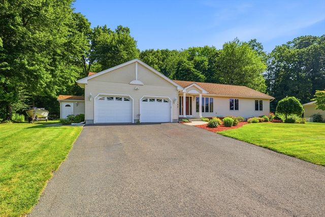 142 Oak Knoll Cir, Ludlow, MA 01056
