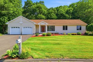 142 Oak Knoll Cir, Ludlow, MA 01056