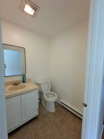 136 N Washington St 4, Norton, MA 02766