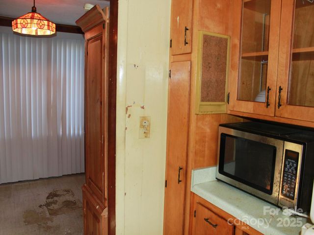 709 Wickins Drive, Hendersonville, NC 28791