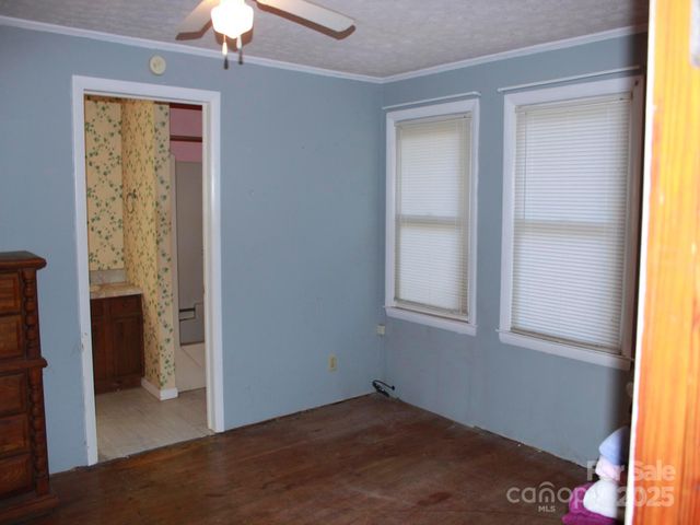 709 Wickins Drive, Hendersonville, NC 28791