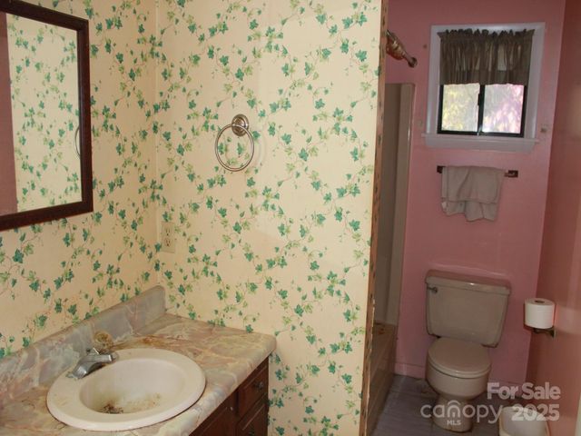 709 Wickins Drive, Hendersonville, NC 28791