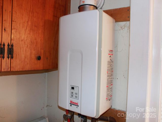 709 Wickins Drive, Hendersonville, NC 28791