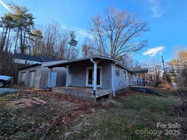 709 Wickins Drive, Hendersonville, NC 28791