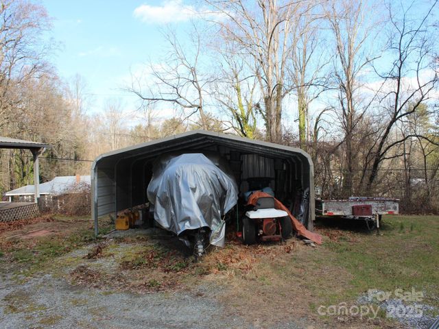 709 Wickins Drive, Hendersonville, NC 28791