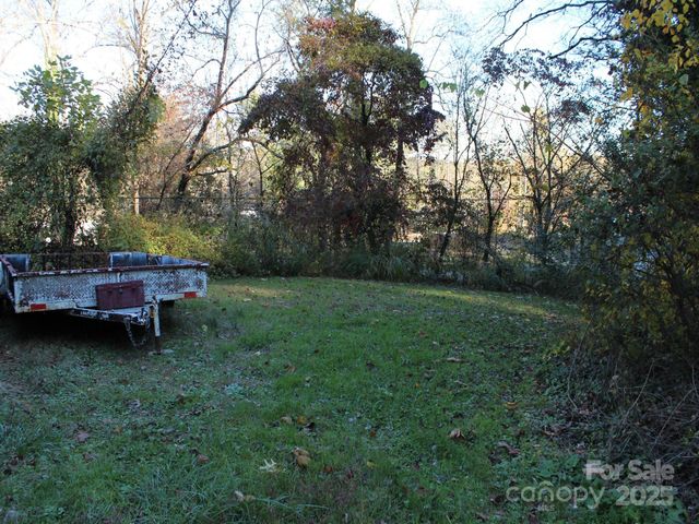 709 Wickins Drive, Hendersonville, NC 28791