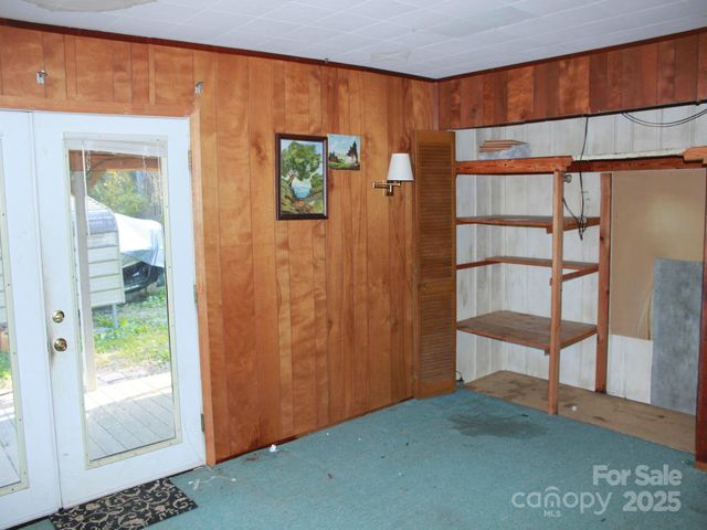 709 Wickins Drive, Hendersonville, NC 28791