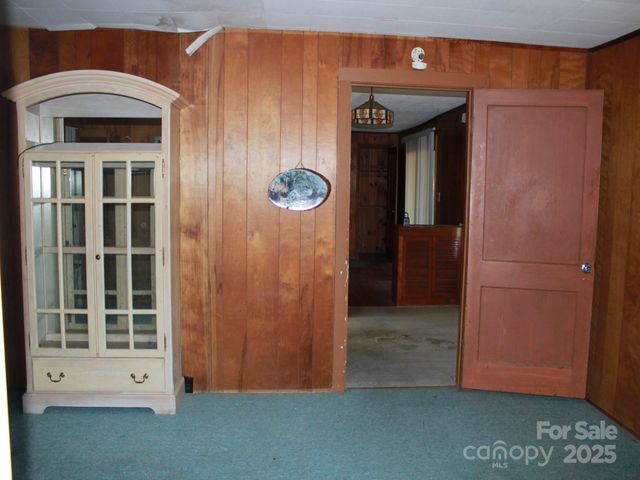 709 Wickins Drive, Hendersonville, NC 28791