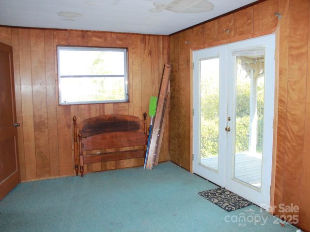 709 Wickins Drive, Hendersonville, NC 28791