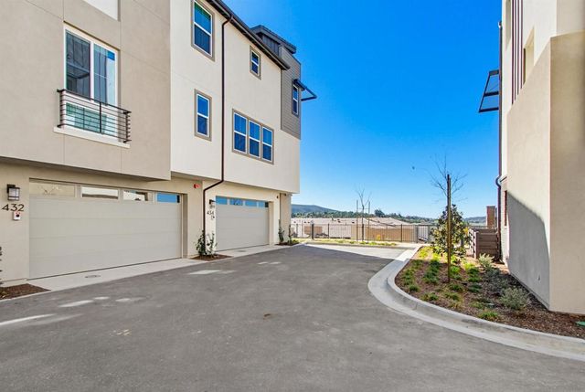 432 Caliper Way, San Marcos, CA 92078