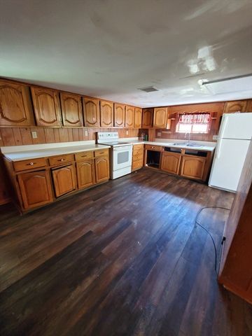 76 Aspen St, Ware, MA 01082