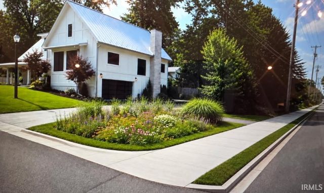 2104 E Woodstock Place, Bloomington, IN 47401