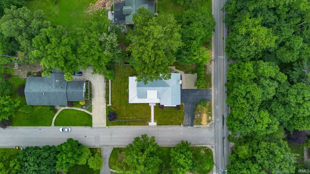 2104 E Woodstock Place, Bloomington, IN 47401