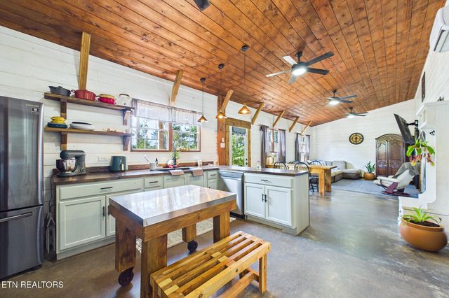 361 County Road 38, Riceville, TN 37370