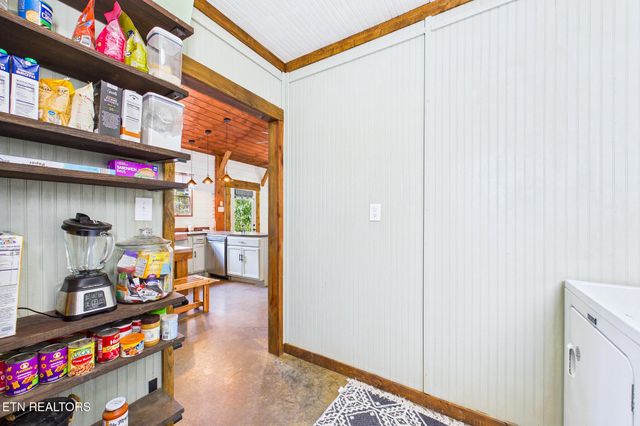 361 County Road 38, Riceville, TN 37370